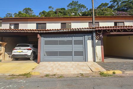 Casa de condomínio à venda com 80m², 2 quartos e 1 vaga Casa de condomínio à venda com 80m², 2 quartos e 1 vagaFachada