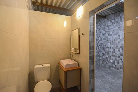 Casa de condomínio à venda com 80m², 2 quartos e 1 vaga Casa de condomínio à venda com 80m², 2 quartos e 1 vagaBanheiro de serviço