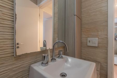 Apartamento para alugar com 90m², 4 quartos e 2 vagas Apartamento para alugar com 90m², 4 quartos e 2 vagasBanheiro Corredor