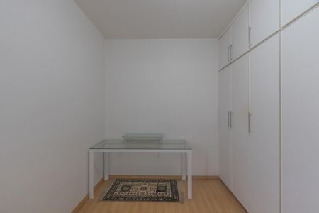 Apartamento para alugar com 90m², 4 quartos e 2 vagas Apartamento para alugar com 90m², 4 quartos e 2 vagasQuarto 2