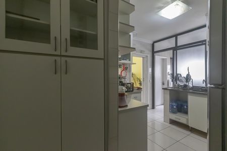 Apartamento para alugar com 90m², 4 quartos e 2 vagas Apartamento para alugar com 90m², 4 quartos e 2 vagasCozinha