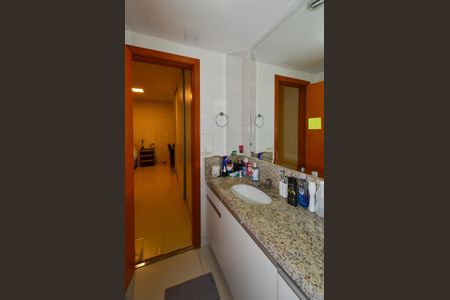 Apartamento à venda com 108m², 2 quartos e 1 vaga Apartamento à venda com 108m², 2 quartos e 1 vagaBanheiro Suíte