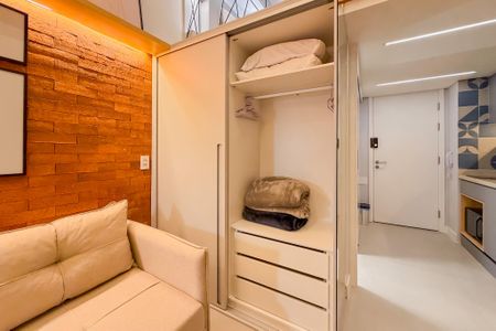 Studio à venda com 29m², 1 quarto e sem vaga Studio à venda com 29m², 1 quarto e sem vagaArmários