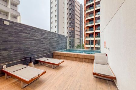 Studio à venda com 29m², 1 quarto e sem vaga Studio à venda com 29m², 1 quarto e sem vagaPiscina