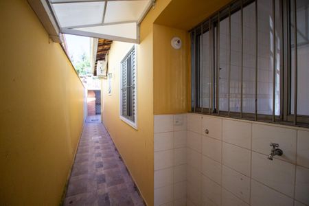 Casa de condomínio para alugar com 60m², 3 quartos e 2 vagas Casa de condomínio para alugar com 60m², 3 quartos e 2 vagasCorredor Externo