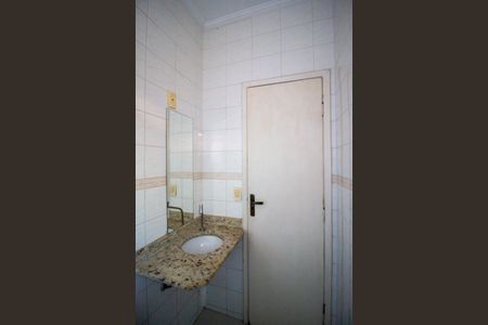 Casa de condomínio para alugar com 60m², 3 quartos e 2 vagas Casa de condomínio para alugar com 60m², 3 quartos e 2 vagasBanheiro da Suíte