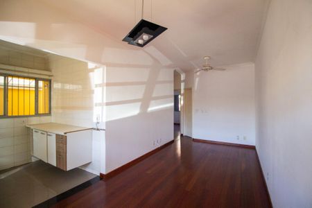 Casa de condomínio para alugar com 60m², 3 quartos e 2 vagas Casa de condomínio para alugar com 60m², 3 quartos e 2 vagasSala