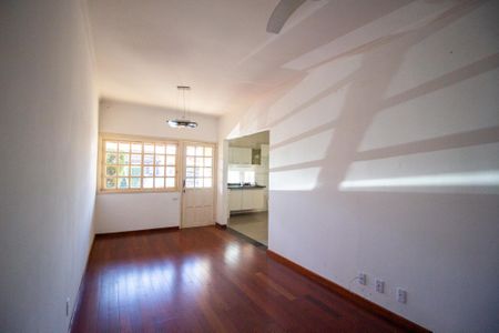 Casa de condomínio para alugar com 60m², 3 quartos e 2 vagas Casa de condomínio para alugar com 60m², 3 quartos e 2 vagasSala