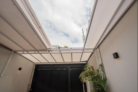 Casa à venda com 130m², 2 quartos e 1 vaga Casa à venda com 130m², 2 quartos e 1 vagaGaragem