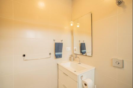 Casa à venda com 130m², 2 quartos e 1 vaga Casa à venda com 130m², 2 quartos e 1 vagaBanheiro da Suíte 1