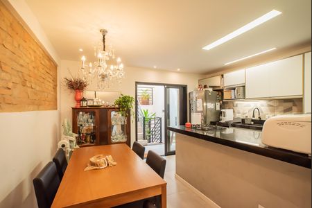 Casa à venda com 130m², 2 quartos e 1 vaga Casa à venda com 130m², 2 quartos e 1 vagaCozinha