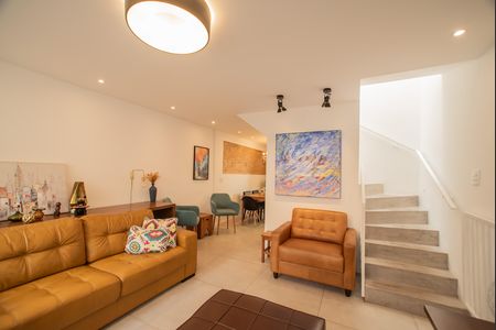 Casa à venda com 130m², 2 quartos e 1 vaga Casa à venda com 130m², 2 quartos e 1 vagaSala