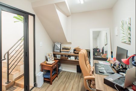 Casa à venda com 130m², 2 quartos e 1 vaga Casa à venda com 130m², 2 quartos e 1 vagaEscritório