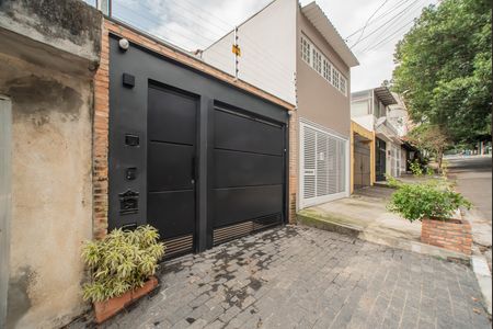 Casa à venda com 130m², 2 quartos e 1 vaga Casa à venda com 130m², 2 quartos e 1 vagaFrente