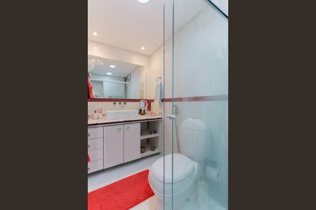 Apartamento para alugar com 131m², 3 quartos e 2 vagas Apartamento para alugar com 131m², 3 quartos e 2 vagasBanheiro da suíte