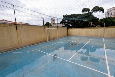 Apartamento para alugar com 131m², 3 quartos e 2 vagas Apartamento para alugar com 131m², 3 quartos e 2 vagasÁrea comum - Quadra esportiva