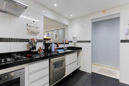 Apartamento para alugar com 131m², 3 quartos e 2 vagas Apartamento para alugar com 131m², 3 quartos e 2 vagasCozinha