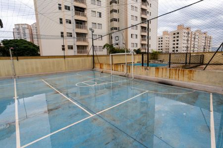 Apartamento para alugar com 131m², 3 quartos e 2 vagas Apartamento para alugar com 131m², 3 quartos e 2 vagasÁrea comum - Quadra esportiva