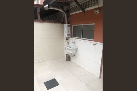 Casa de condomínio à venda com 84m², 3 quartos e 1 vagaÁrea de serviço