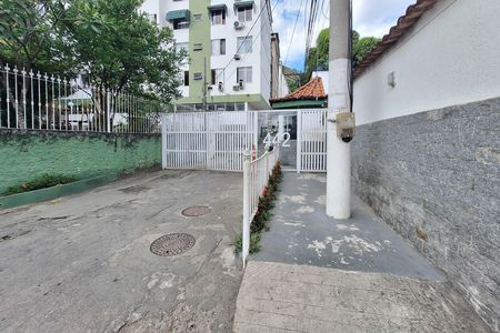 Apartamento para alugar com 59m², 2 quartos e 1 vaga Apartamento para alugar com 59m², 2 quartos e 1 vagaFachada