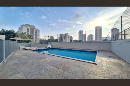 Apartamento à venda com 180m², 3 quartos e 2 vagas Apartamento à venda com 180m², 3 quartos e 2 vagasPiscina