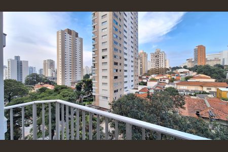 Apartamento à venda com 180m², 3 quartos e 2 vagas Apartamento à venda com 180m², 3 quartos e 2 vagasVaranda suíte