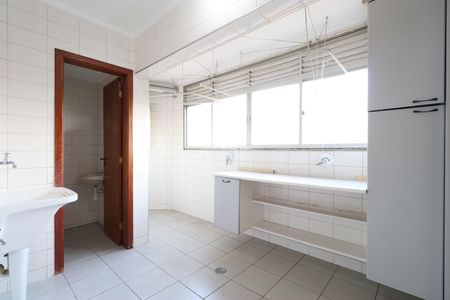 Apartamento à venda com 180m², 3 quartos e 2 vagasÁrea de serviço 