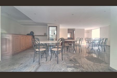 Apartamento à venda com 180m², 3 quartos e 2 vagas Apartamento à venda com 180m², 3 quartos e 2 vagasSalão de festas