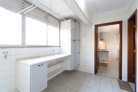 Apartamento à venda com 180m², 3 quartos e 2 vagasÁrea de serviço 