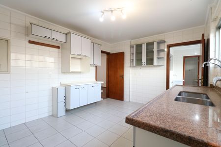 Apartamento à venda com 180m², 3 quartos e 2 vagasCozinha 