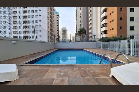Apartamento à venda com 180m², 3 quartos e 2 vagas Apartamento à venda com 180m², 3 quartos e 2 vagasPiscina
