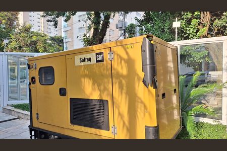 Apartamento à venda com 180m², 3 quartos e 2 vagas Apartamento à venda com 180m², 3 quartos e 2 vagasGerador de energia