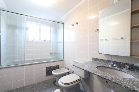 Apartamento à venda com 180m², 3 quartos e 2 vagasBanheiro Social