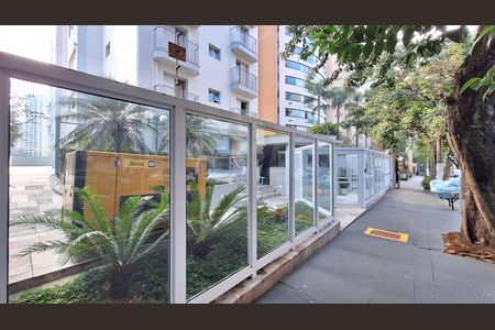 Apartamento à venda com 180m², 3 quartos e 2 vagas Apartamento à venda com 180m², 3 quartos e 2 vagasFachada