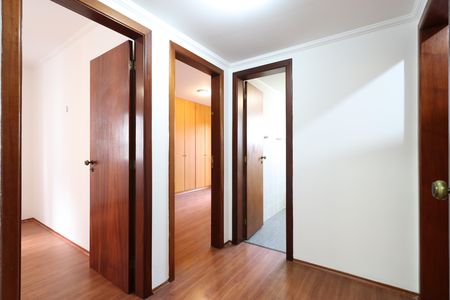 Apartamento à venda com 180m², 3 quartos e 2 vagasCorredor 