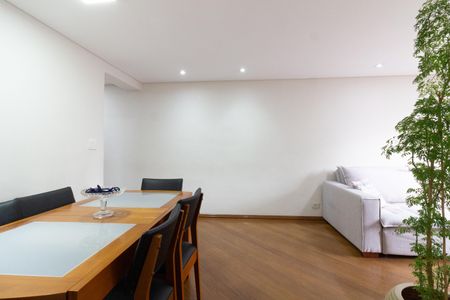 Apartamento à venda com 68m², 3 quartos e 1 vaga Apartamento à venda com 68m², 3 quartos e 1 vagaSala