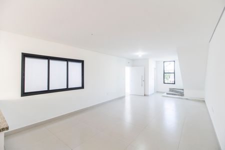 Casa de condomínio à venda com 169m², 3 quartos e 3 vagas Casa de condomínio à venda com 169m², 3 quartos e 3 vagasSala