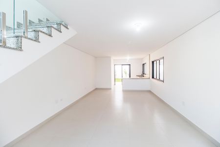 Casa de condomínio à venda com 169m², 3 quartos e 3 vagas Casa de condomínio à venda com 169m², 3 quartos e 3 vagasSala
