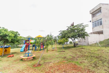 Casa de condomínio à venda com 169m², 3 quartos e 3 vagas Casa de condomínio à venda com 169m², 3 quartos e 3 vagasÁrea comum - Playground