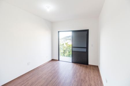 Casa de condomínio à venda com 169m², 3 quartos e 3 vagas Casa de condomínio à venda com 169m², 3 quartos e 3 vagasSuíte