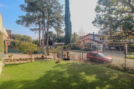 Casa à venda com 350m², 3 quartos e 2 vagas Casa à venda com 350m², 3 quartos e 2 vagasjardim