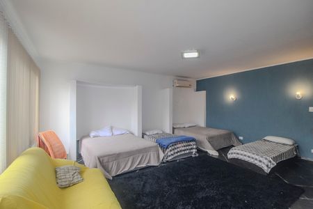 Casa à venda com 350m², 3 quartos e 2 vagas Casa à venda com 350m², 3 quartos e 2 vagasSuite