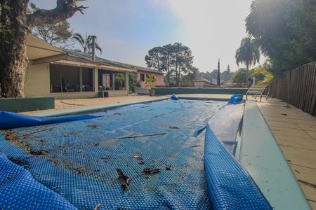 Casa à venda com 350m², 3 quartos e 2 vagas Casa à venda com 350m², 3 quartos e 2 vagasPiscina/Quintal/Churrasqueira