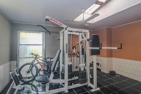 Casa à venda com 350m², 3 quartos e 2 vagas Casa à venda com 350m², 3 quartos e 2 vagasAcademia