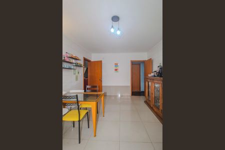 Casa à venda com 350m², 3 quartos e 2 vagas Casa à venda com 350m², 3 quartos e 2 vagasCozinha