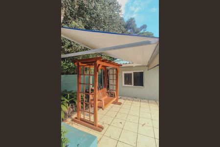 Casa à venda com 350m², 3 quartos e 2 vagas Casa à venda com 350m², 3 quartos e 2 vagasPiscina/Quintal/Churrasqueira