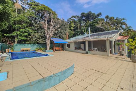 Casa à venda com 350m², 3 quartos e 2 vagas Casa à venda com 350m², 3 quartos e 2 vagasPiscina/Quintal/Churrasqueira