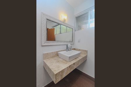 Casa à venda com 350m², 3 quartos e 2 vagas Casa à venda com 350m², 3 quartos e 2 vagasBanheiro da Suíte