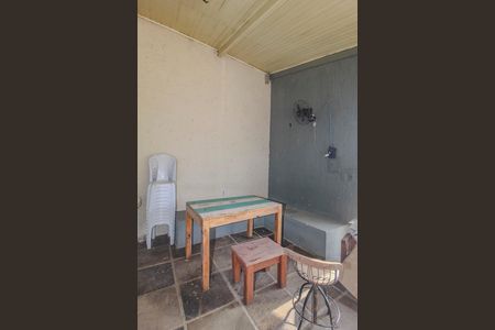 Casa à venda com 350m², 3 quartos e 2 vagas Casa à venda com 350m², 3 quartos e 2 vagasPiscina/Quintal/Churrasqueira