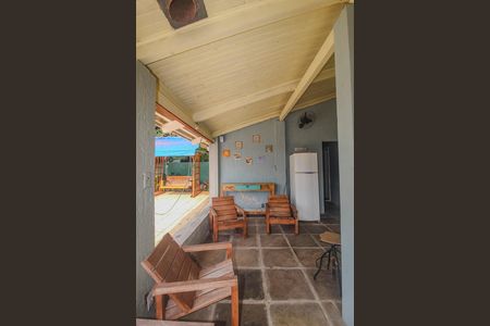 Casa à venda com 350m², 3 quartos e 2 vagas Casa à venda com 350m², 3 quartos e 2 vagasPiscina/Quintal/Churrasqueira